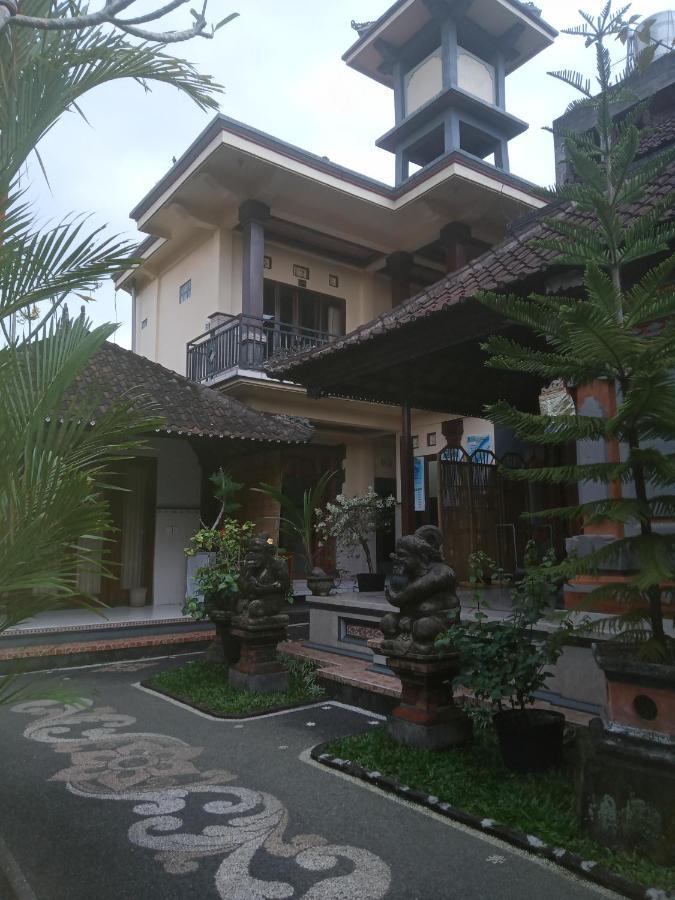 Dewi Antara Casa de hóspedes *