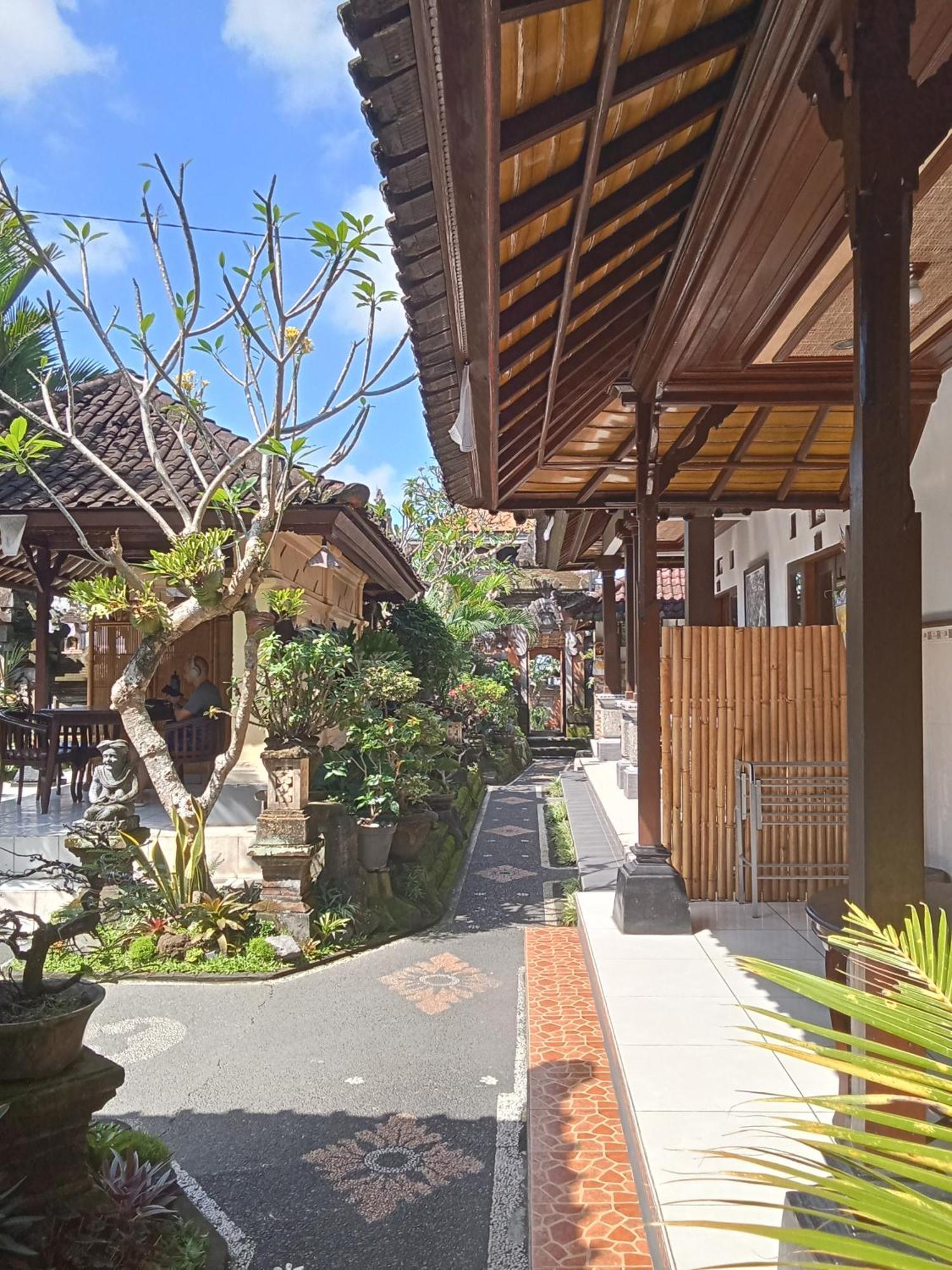 Dewi Antara Casa de hóspedes *
