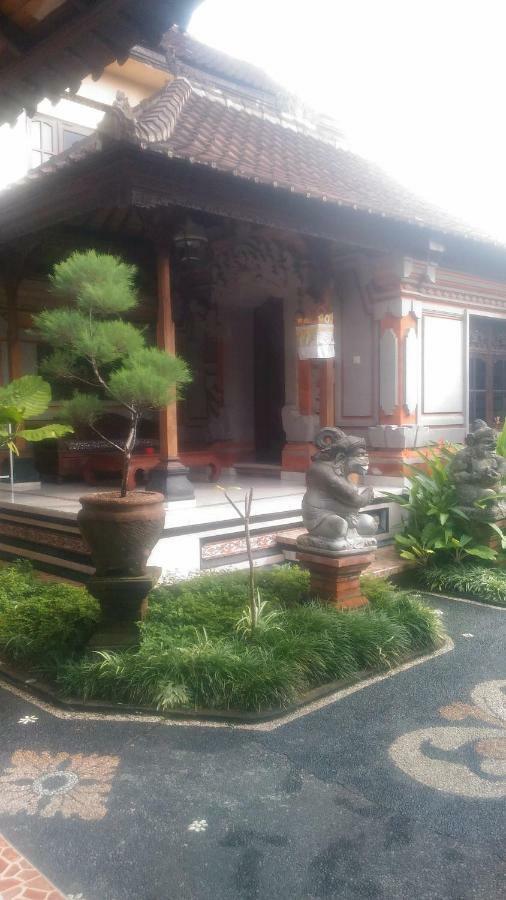 Dewi Antara Casa de hóspedes *